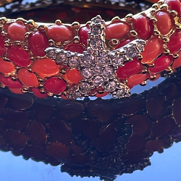 KENNETH JAY LANE Signed Starfish Bracelet - Picture 4 of 9